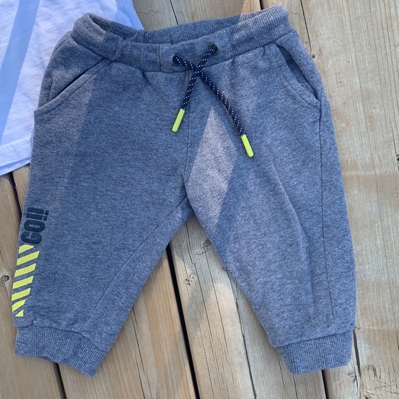 Brums 2 Piece Dino Theme Outfit - Picture 5 of 7